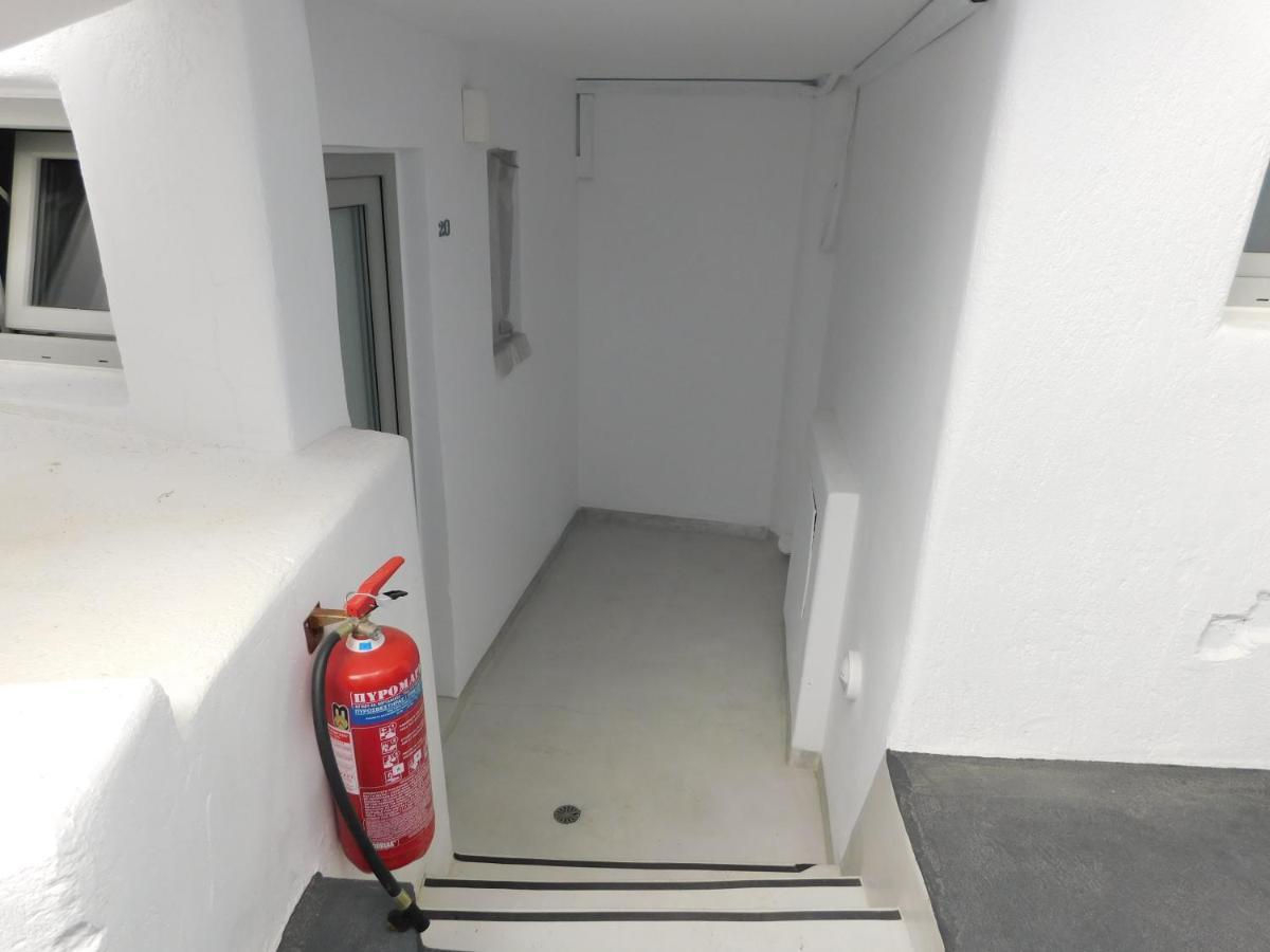 Fira Getaway - Economy Basement Rooms Luaran gambar